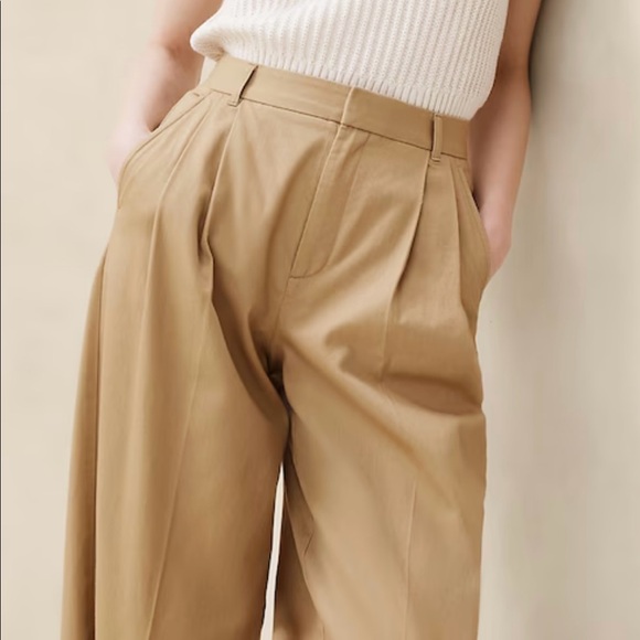 Banana Republic Pleated Trousers. - Picture 4 of 5